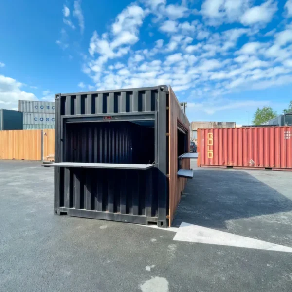Verkaufscontainer für Snacks und Kaffee
